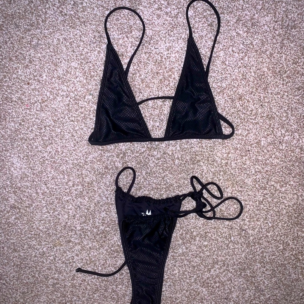 Minimale Animale Black Two Piece